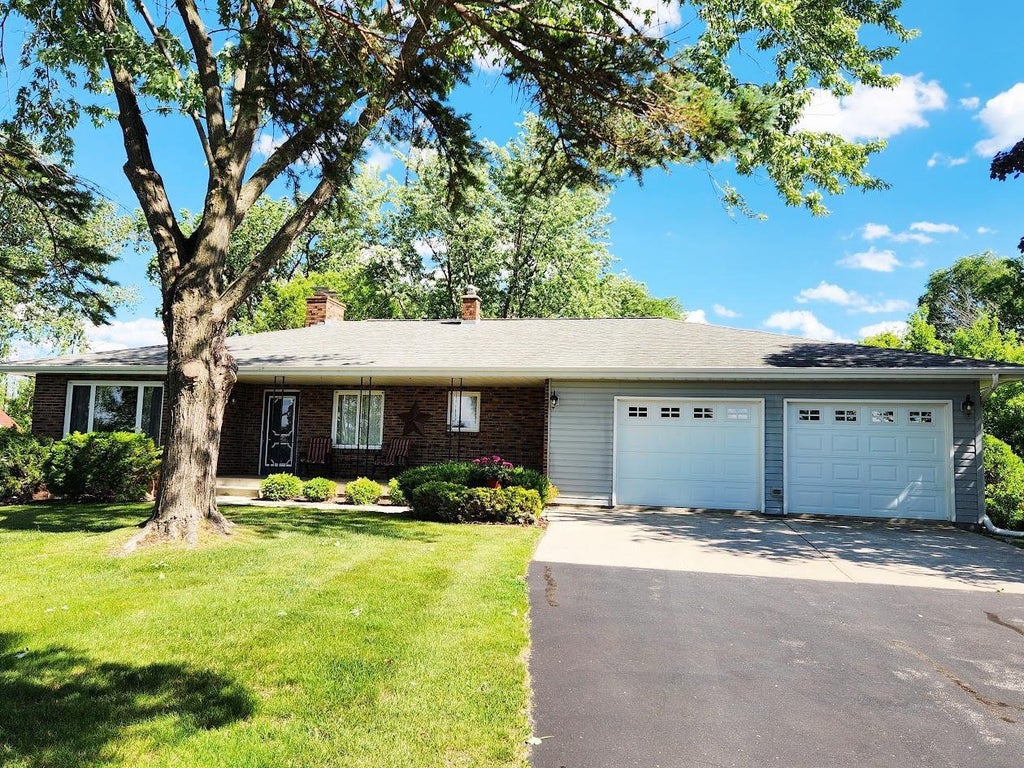 Photo of N7291 Winnebago DRIVE, Fond Du Lac, WI 54935 (MLS # 50327432)