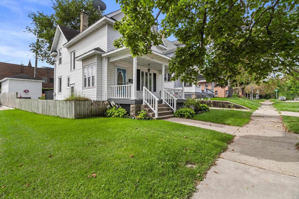 Photo of 112 W Howard STREET, Portage, WI 53901 (MLS # 2031565)