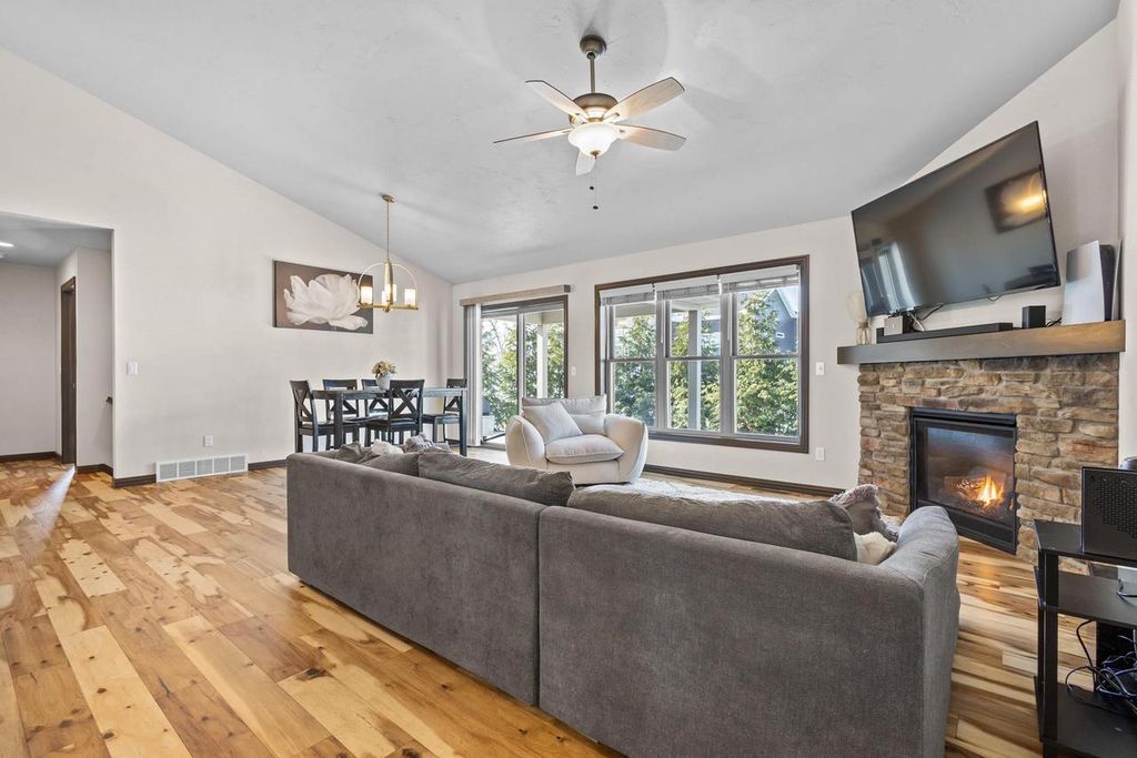 Photo of 4235 N Shadywood COURT, Appleton, WI 54914 (MLS # 50320558)