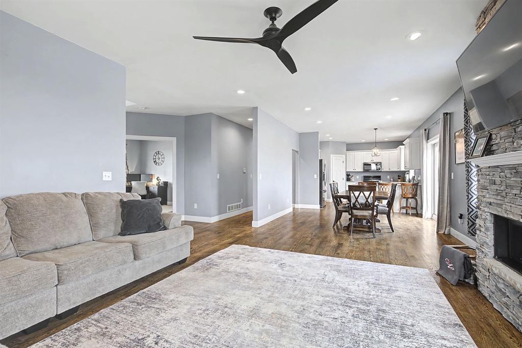 Photo of 434 White STREET, Benton, WI 53803 (MLS # 2019892)