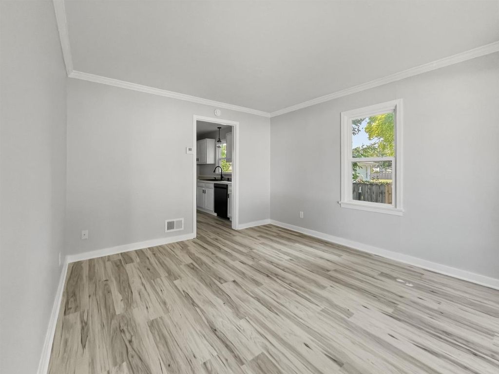 Photo of 1511 10th AVENUE, Green Bay, WI 54304 (MLS # 50329759)