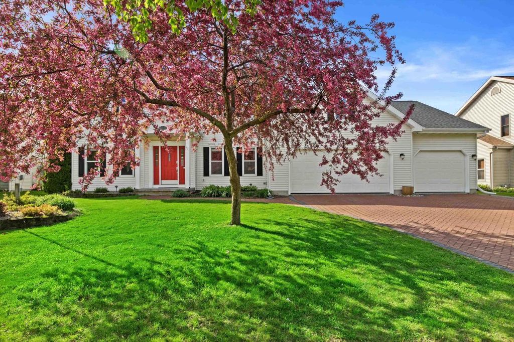 Photo of 7105 Maple Point DRIVE, Madison, WI 53719 (MLS # 2023558)