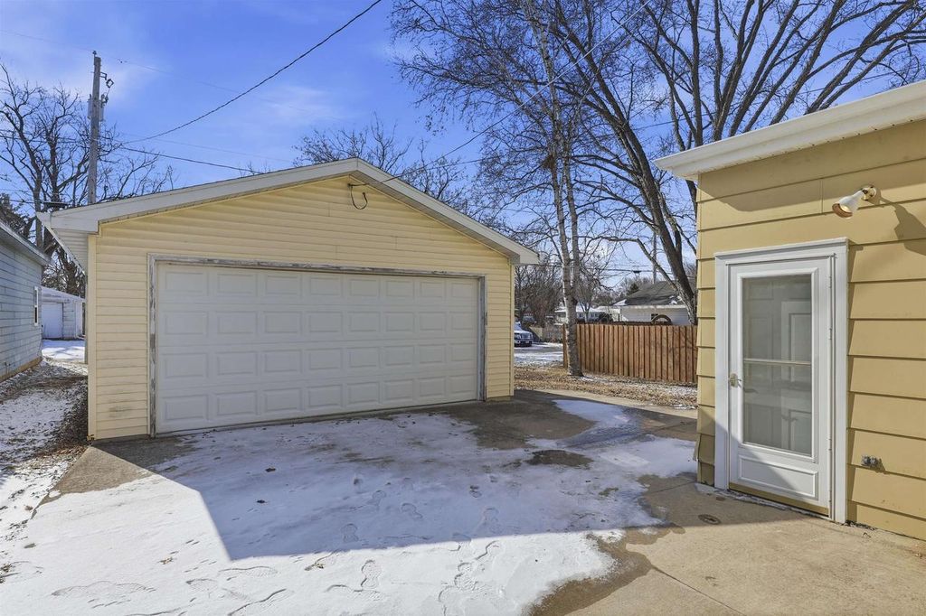 Photo of 423 W 7th STREET, Kaukauna, WI 54130 (MLS # 50321685)