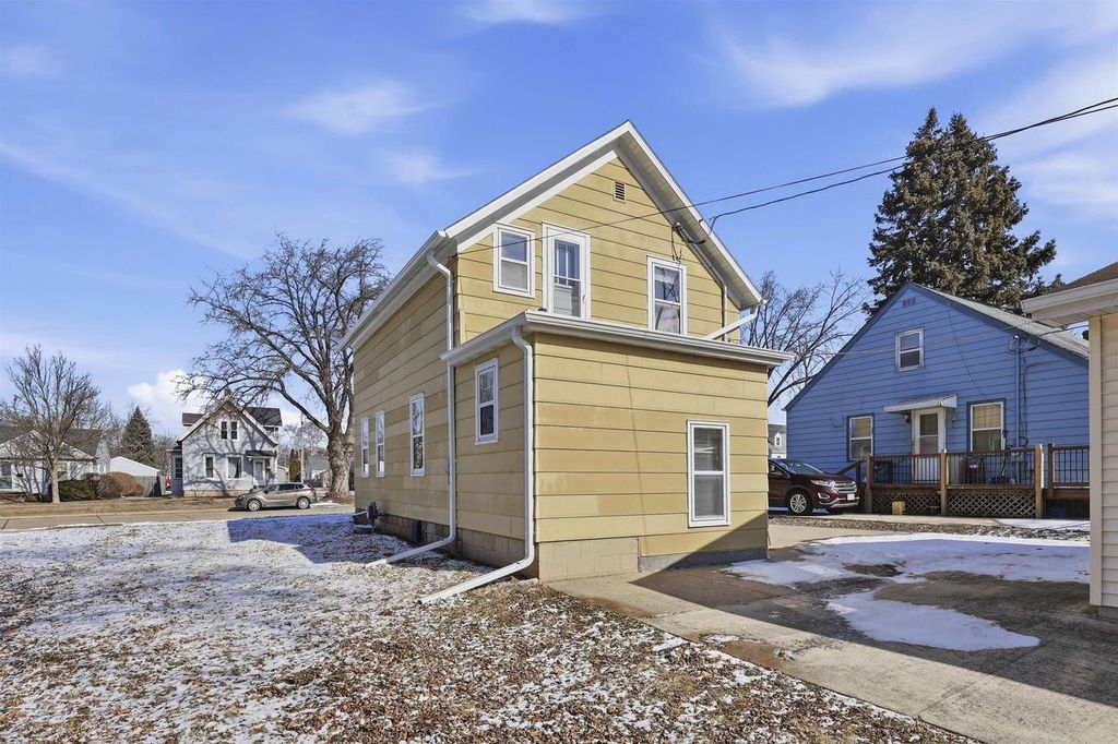 Photo of 423 W 7th STREET, Kaukauna, WI 54130 (MLS # 50321685)