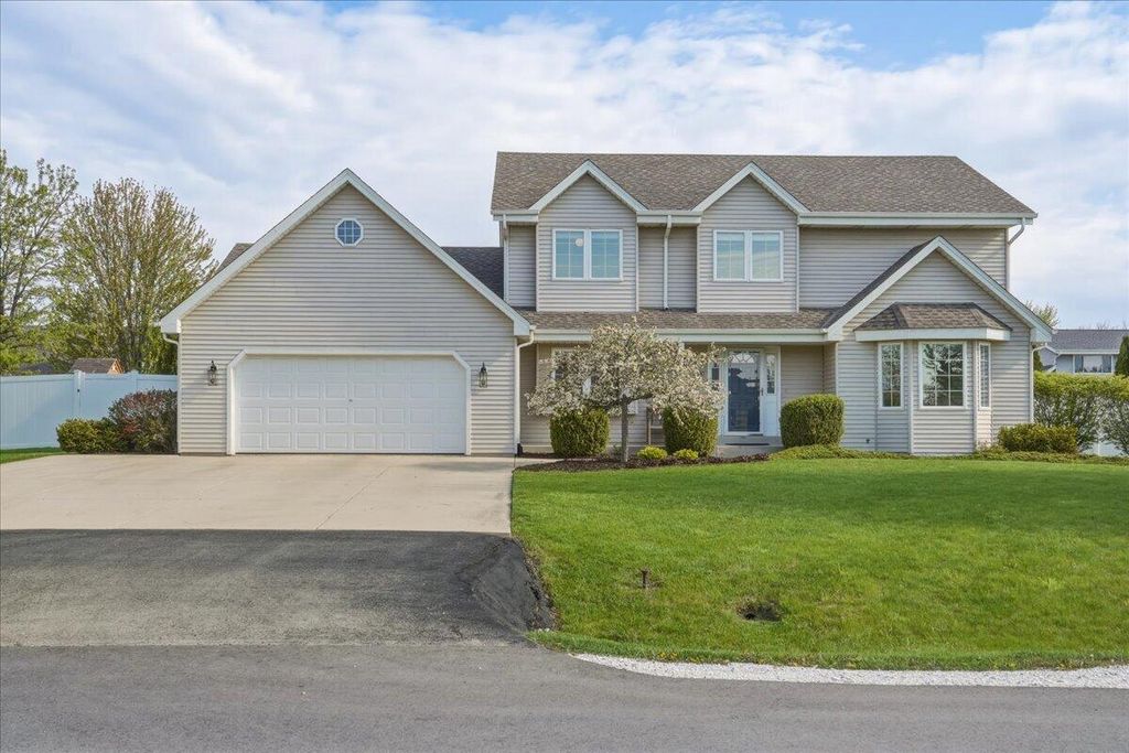 Photo of 5800 Eagle Point DRIVE, Racine, WI 53406 (MLS # 1961785)