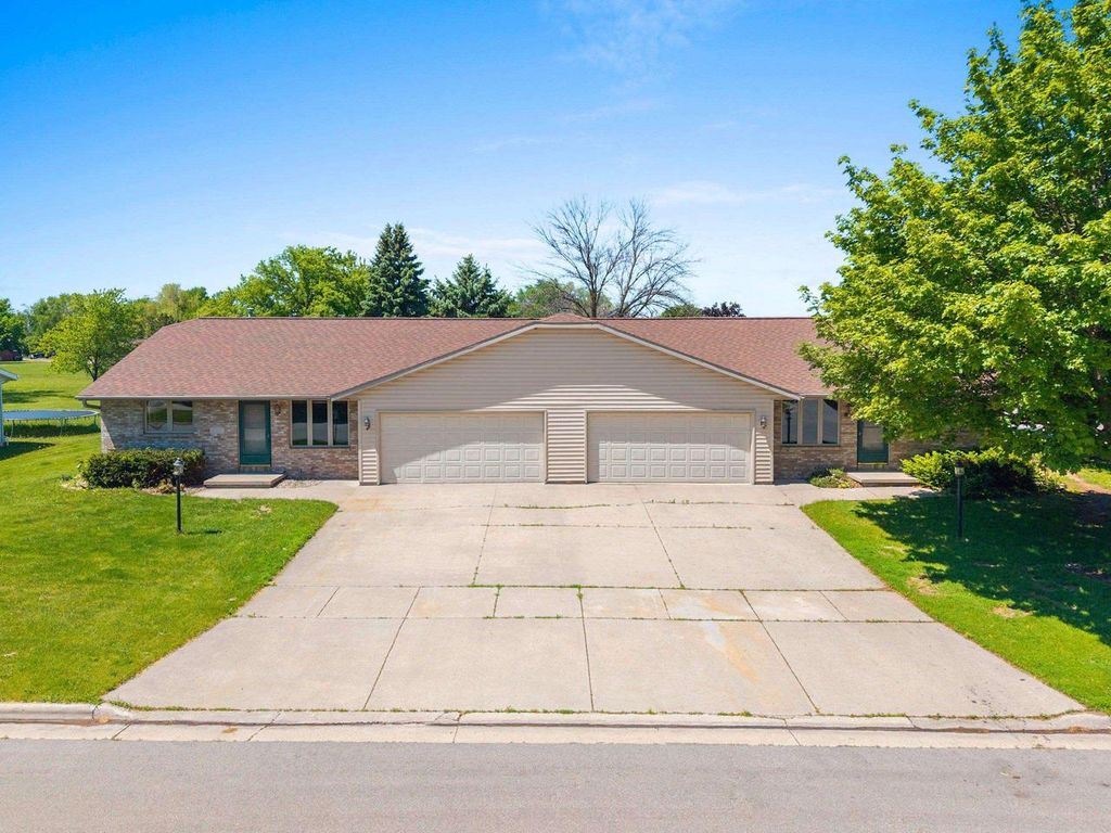 Photo of 350 Sharla STREET, Wrightstown, WI 54180 (MLS # 50326458)