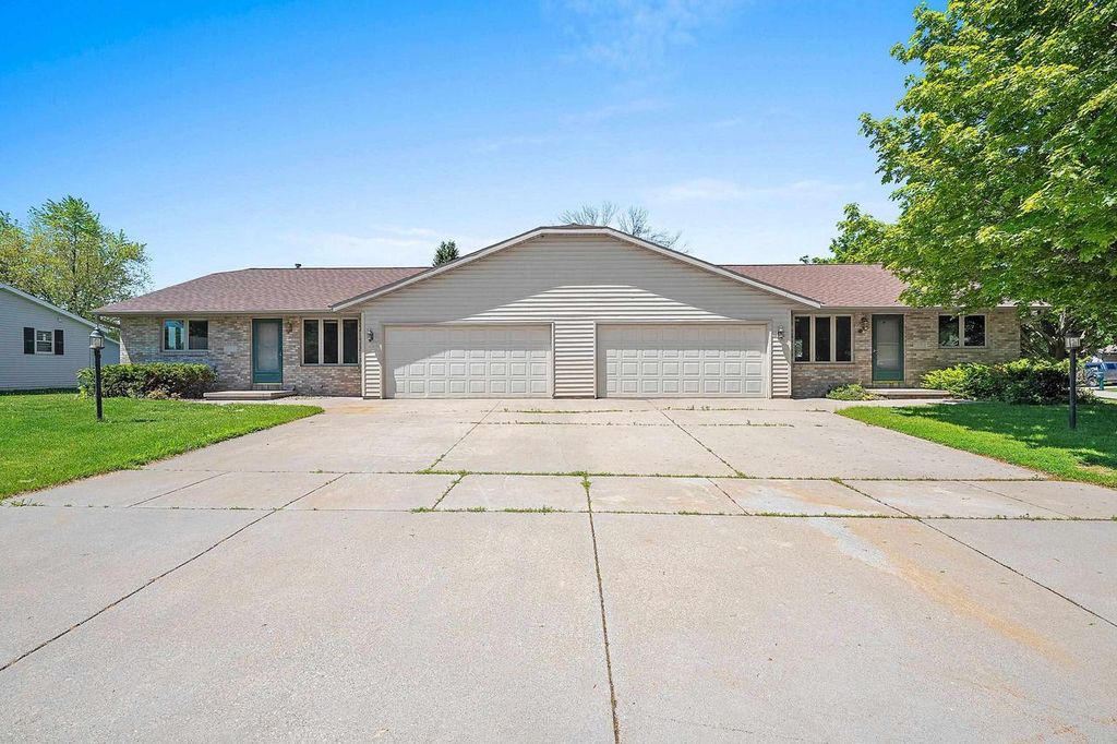 Photo of 350 Sharla STREET, Wrightstown, WI 54180 (MLS # 50326458)