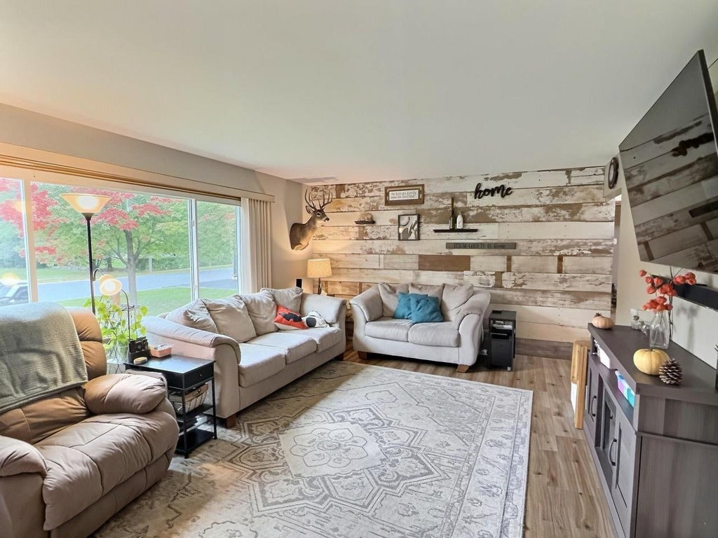 Photo of 936 Taft AVENUE, Oshkosh, WI 54902 (MLS # 50334322)