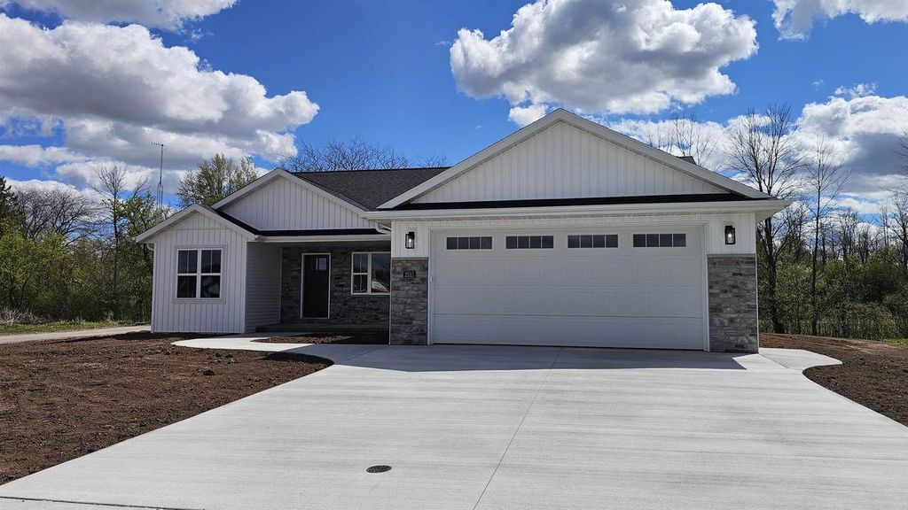 Photo of 2511 S Stellita CIRCLE, De Pere, WI 54115 (MLS # 50325515)
