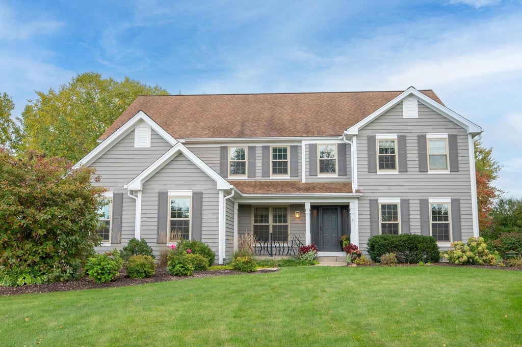 Photo of 8646 S Parkland COURT, Franklin, WI 53132 (MLS # 1983881)