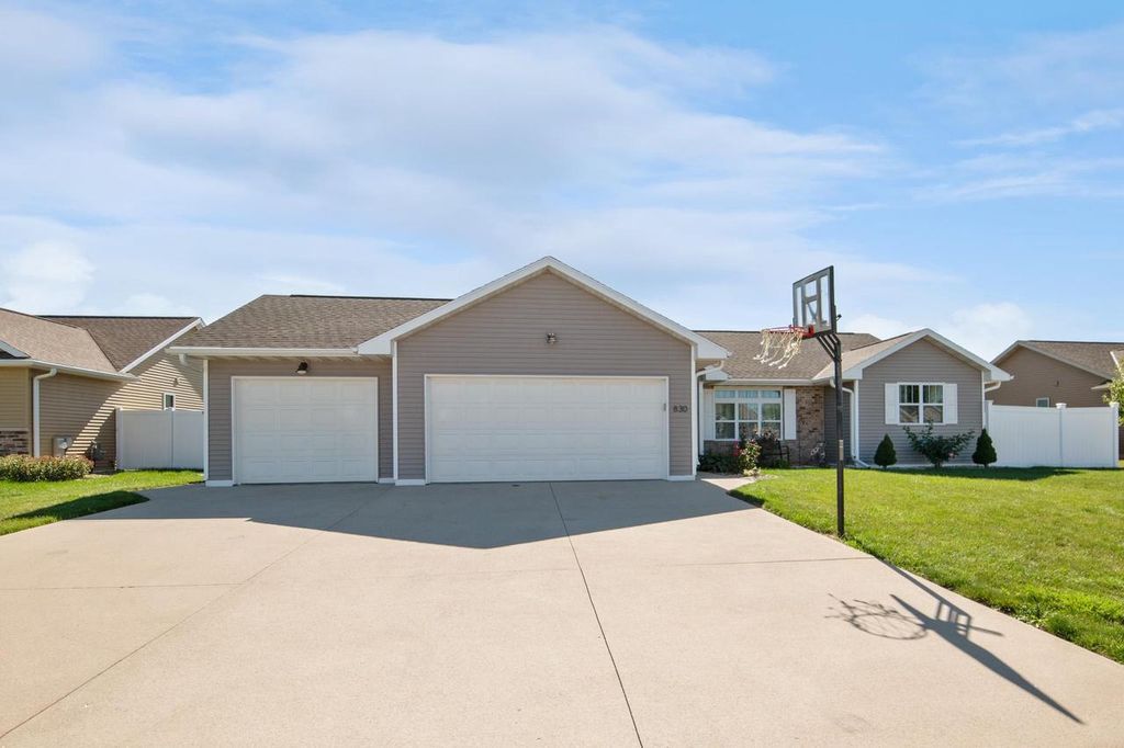 Photo of 830 Roth ROAD, De Pere, WI 54115 (MLS # 50315868)