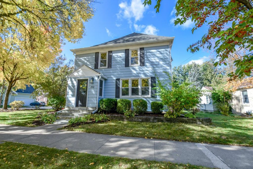 Photo of 202 N Franklin AVENUE, Madison, WI 53705 (MLS # 2015288)