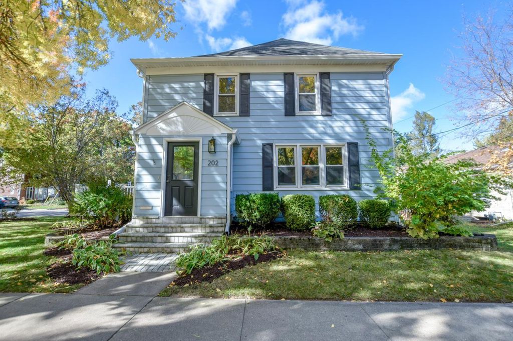 Photo of 202 N Franklin AVENUE, Madison, WI 53705 (MLS # 2015288)