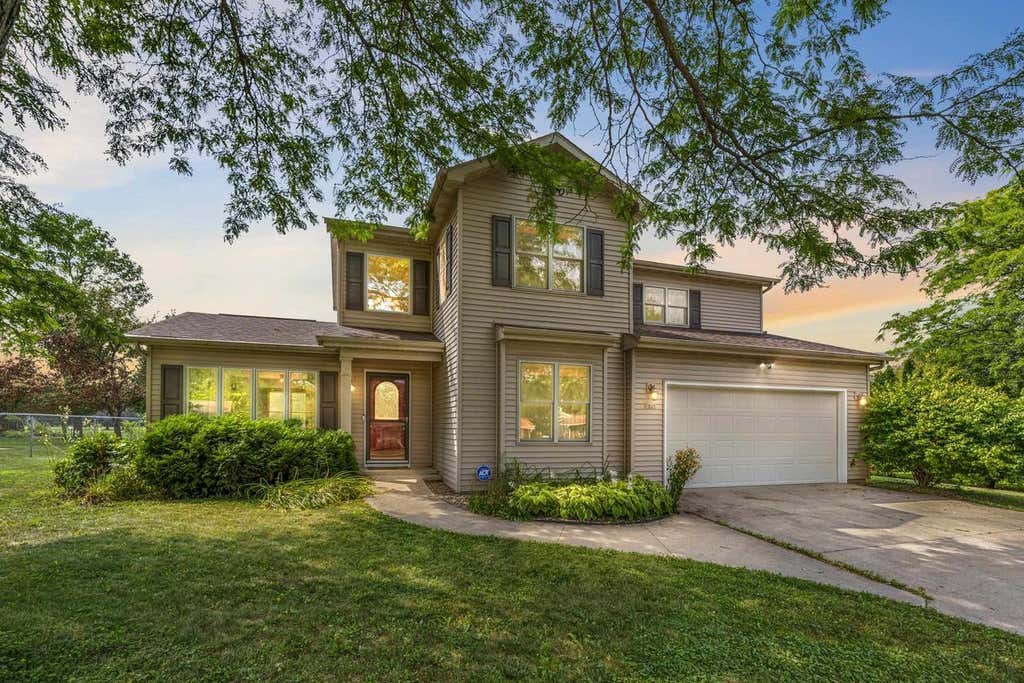 Photo of 1325 S Westhaven DRIVE, Oshkosh, WI 54904 (MLS # 50330921)