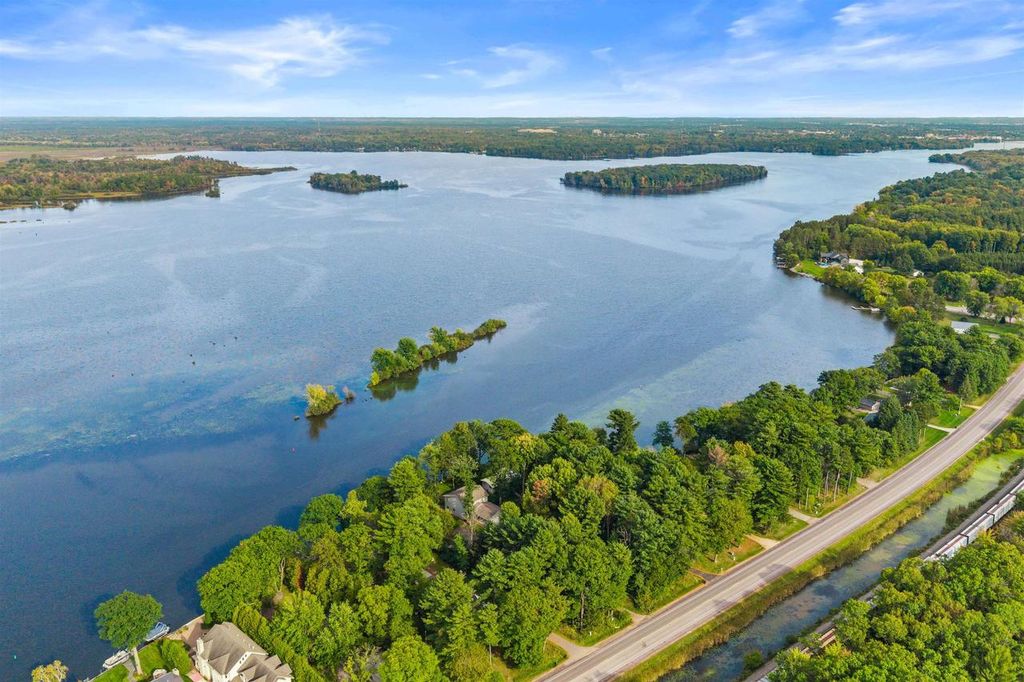 Photo of 1678 County Road Hh West, Stevens Point, WI 54481 (MLS # 22504710)