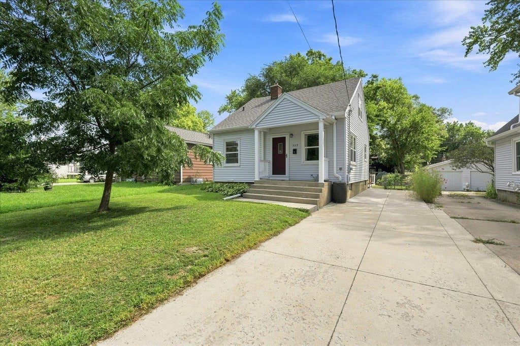 Photo of 529 Gannon AVENUE, Madison, WI 53714 (MLS # 2029219)