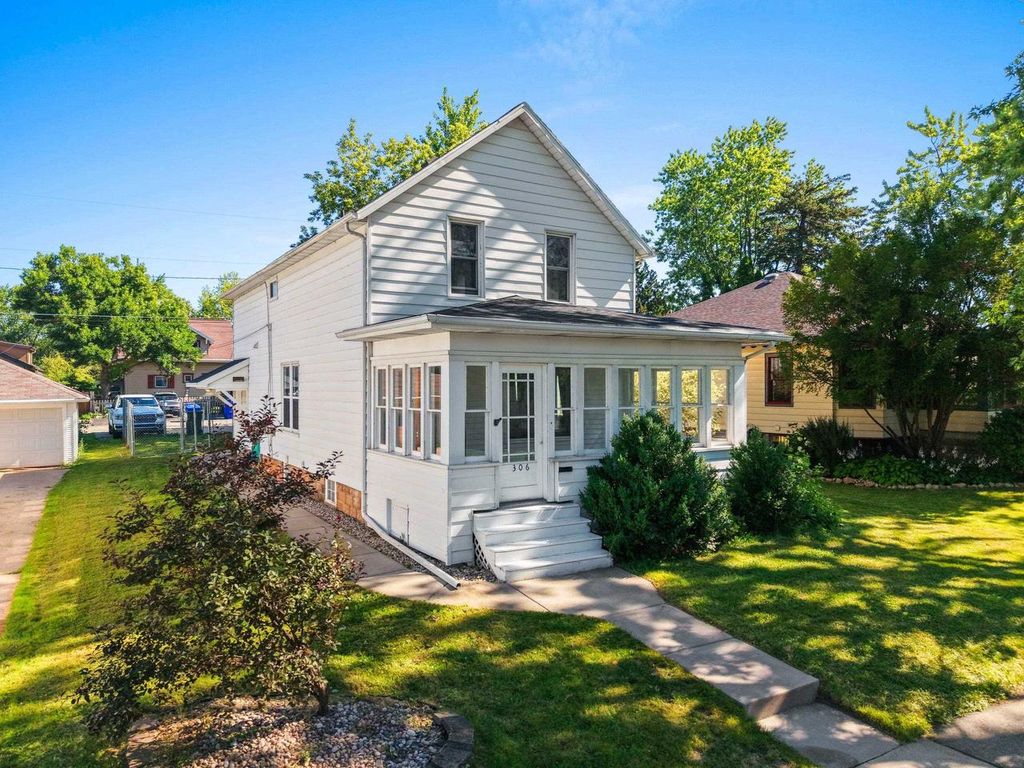 Photo of 306 W 6th STREET, Kaukauna, WI 54130 (MLS # 50329191)