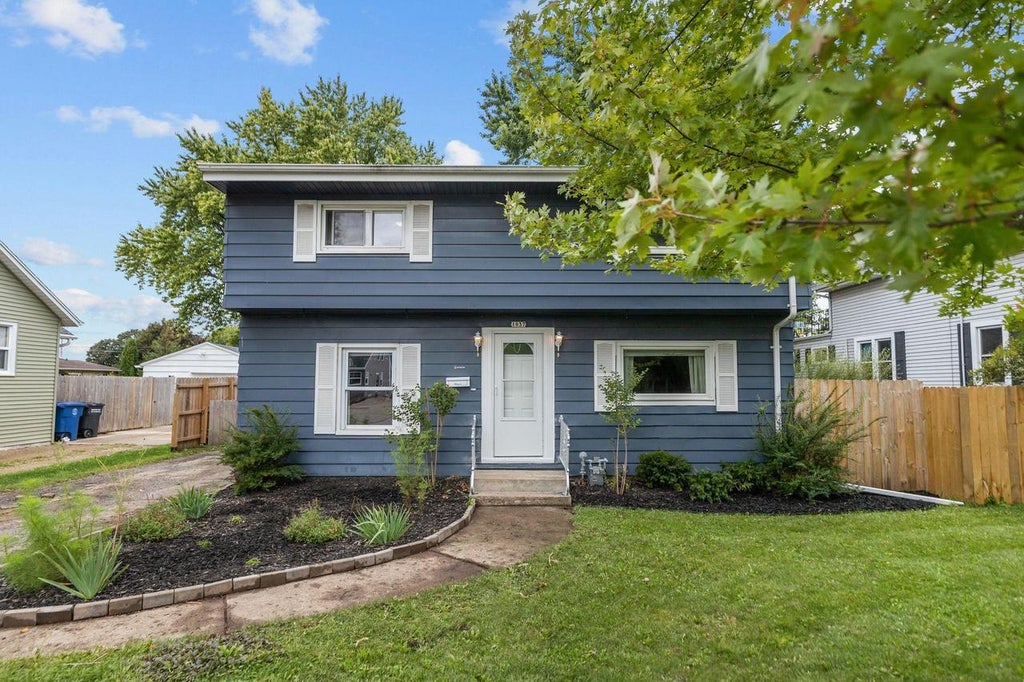 Photo of 1937 Simpson STREET, Oshkosh, WI 54902 (MLS # 50333044)