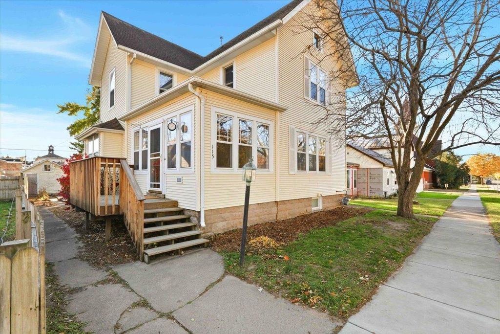 Photo of 115 6th AVENUE, Baraboo, WI 53913 (MLS # 2012037)
