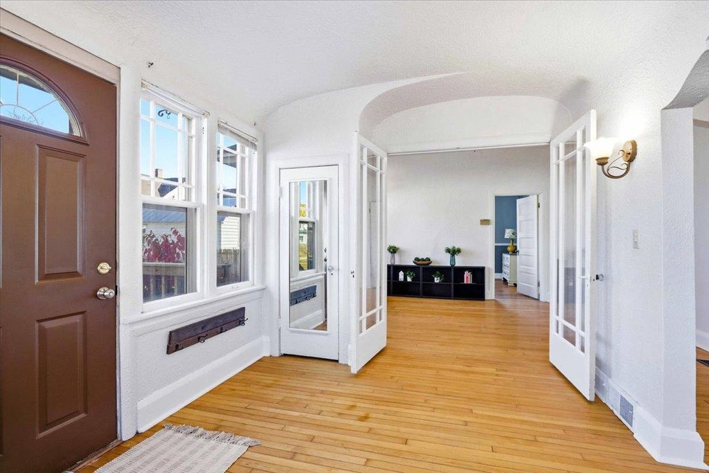 Photo of 115 6th AVENUE, Baraboo, WI 53913 (MLS # 2012037)