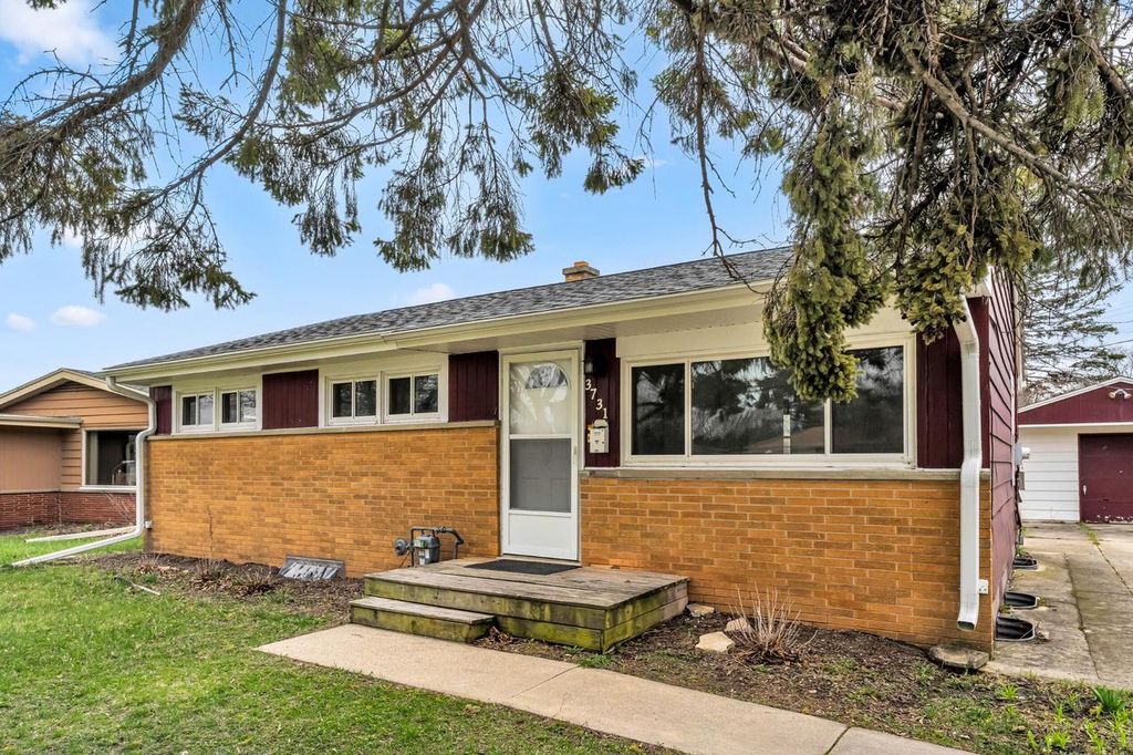 Photo of 3731 St Andrews BOULEVARD, Racine, WI 53405 (MLS # 1957912)