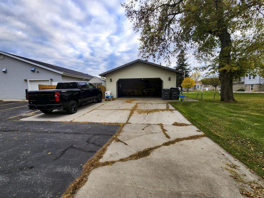 Photo of 2712 Superior AVENUE, Sheboygan, WI 53081 (MLS # 1941855)