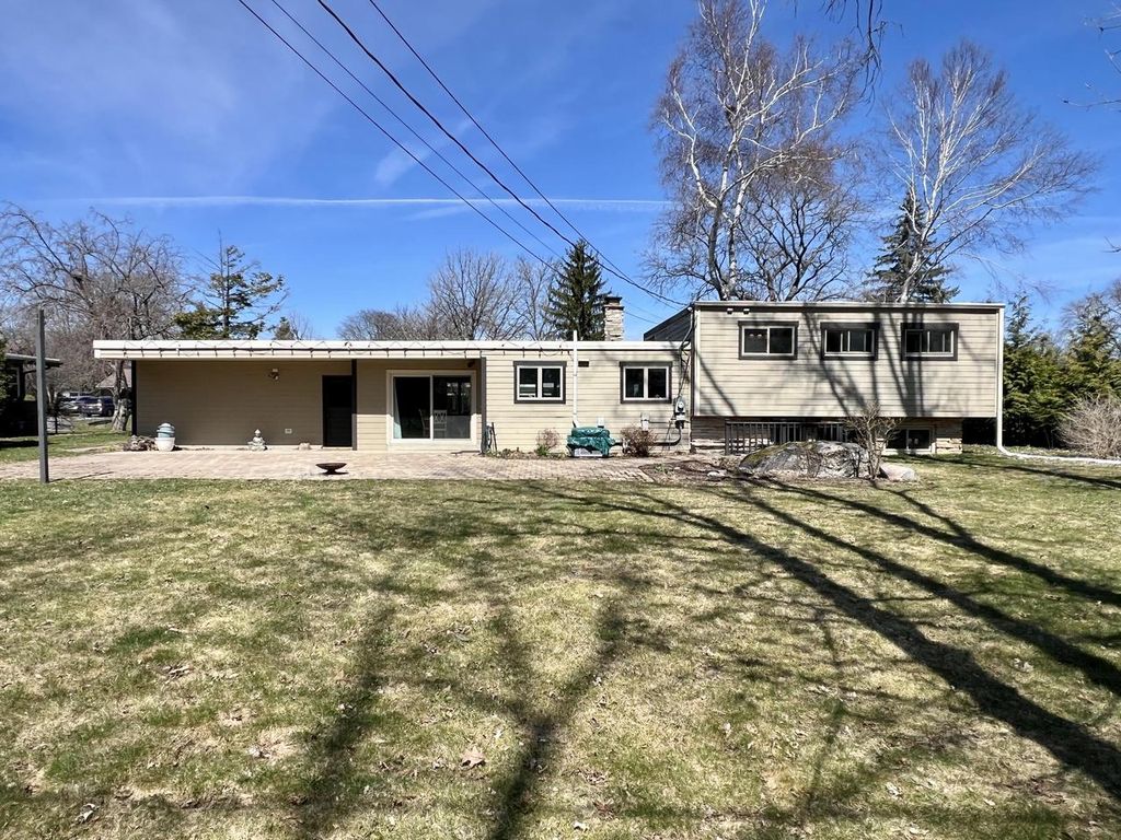 Photo of 2115 W Greenwood ROAD, Glendale, WI 53209 (MLS # 1957344)