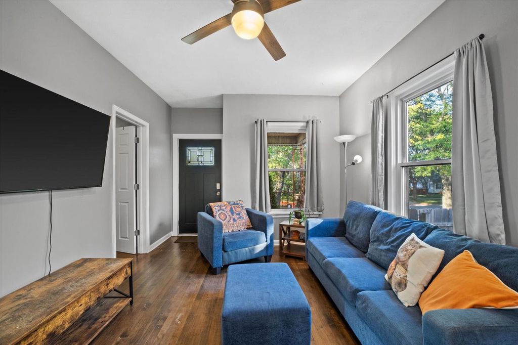 Photo of 1821 E Oklahoma AVENUE, Milwaukee, WI 53207 (MLS # 1951115)