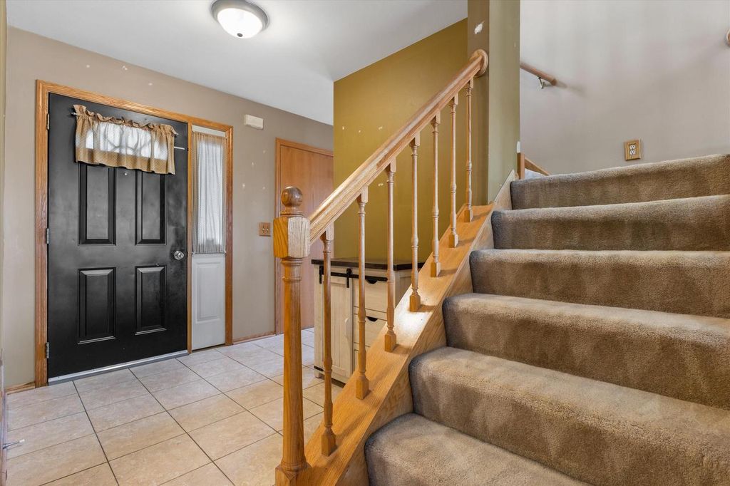 Photo of 1741 W Drexel AVENUE, Oak Creek, WI 53154 (MLS # 1937963)