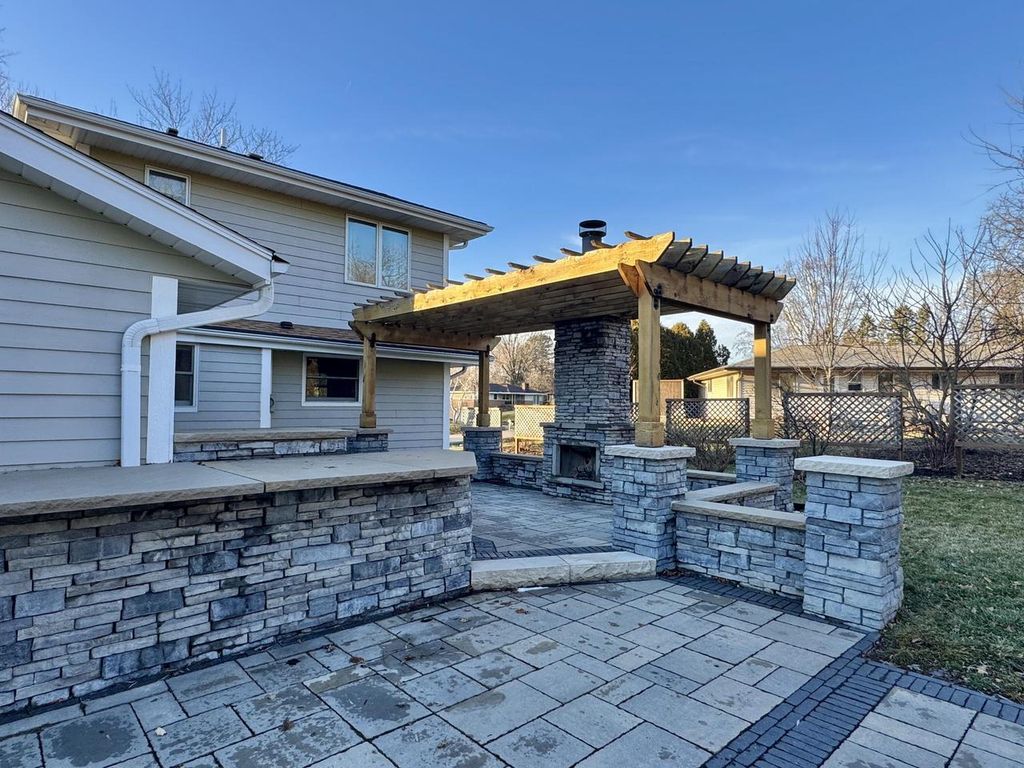 Photo of 3290 Arroyo ROAD, Brookfield, WI 53045 (MLS # 1946938)