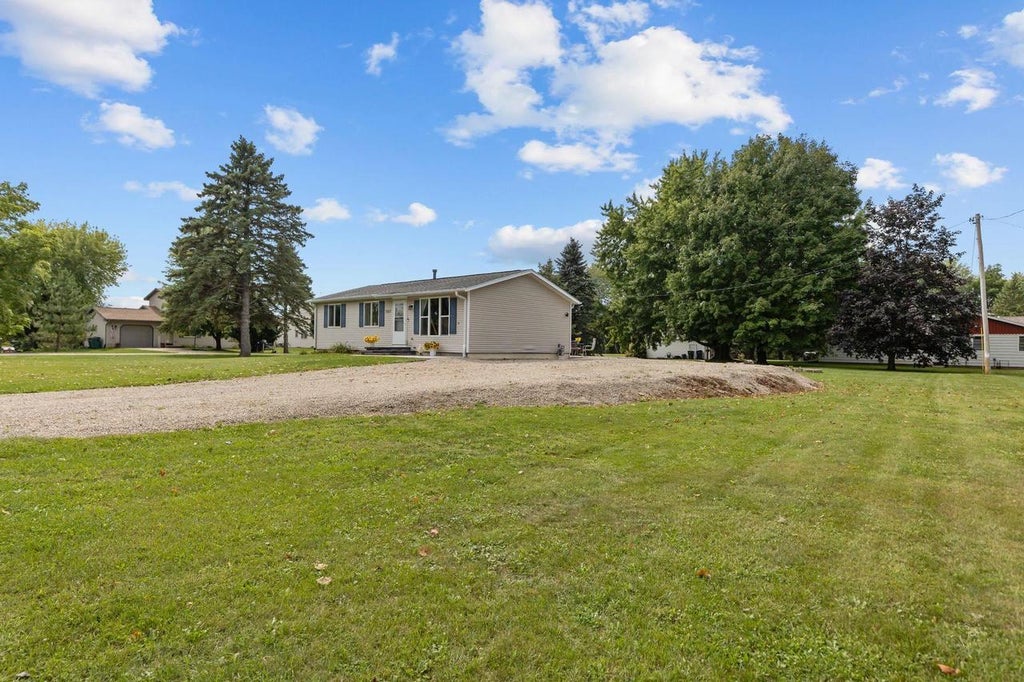 Photo of 707 Castello STREET, Fremont, WI 54940 (MLS # 50332621)
