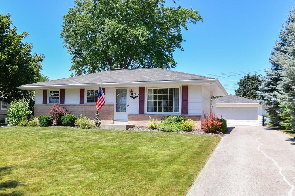 Photo of 5647 S Lorene AVENUE, Milwaukee, WI 53221 (MLS # 1970707)