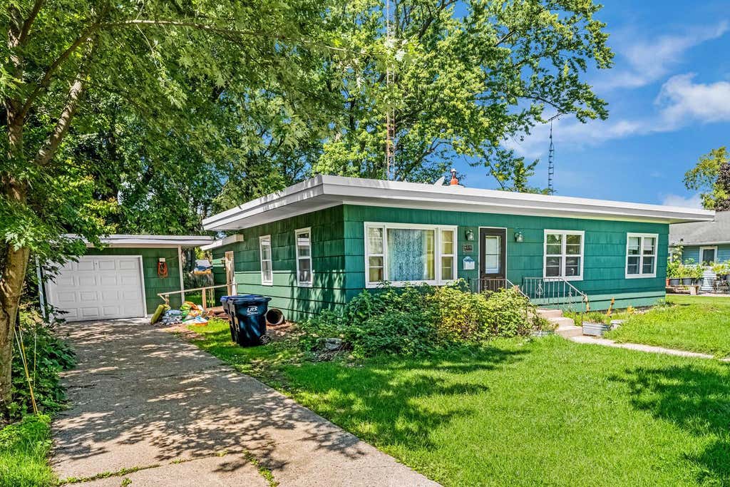 Photo of 516 N Washington STREET, Elkhorn, WI 53121 (MLS # 1977907)