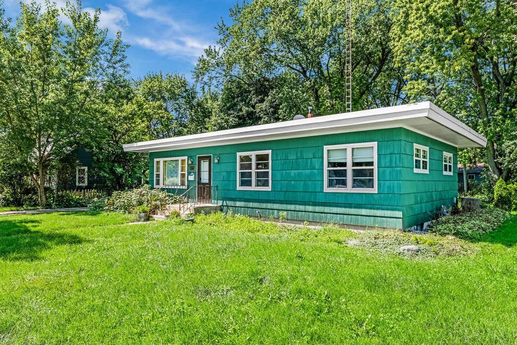Photo of 516 N Washington STREET, Elkhorn, WI 53121 (MLS # 1977907)