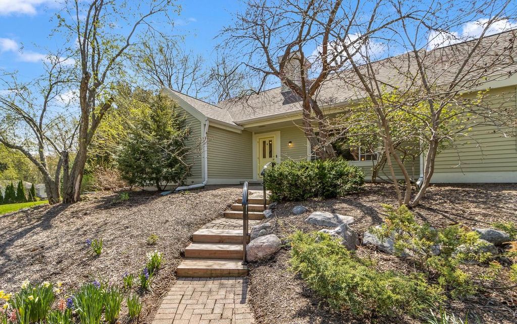 Photo of 5655 Concord DRIVE, Fitchburg, WI 53575 (MLS # 2021446)