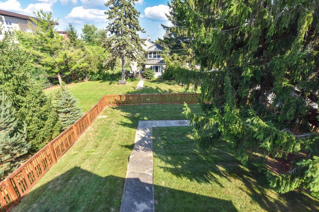 Photo of W161N9057 Hayes AVENUE, Menomonee Falls, WI 53051 (MLS # 1975744)