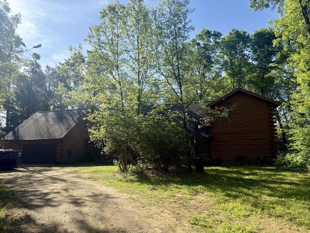 Photo of N8158 Oak Hollow TRAIL, New Lisbon, WI 53950 (MLS # 2024581)