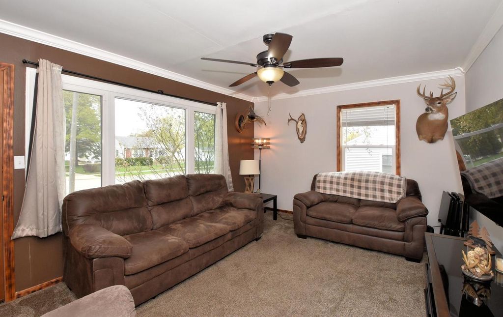 Photo of 3337 E Waterford AVENUE, Saint Francis, WI 53235 (MLS # 1959599)