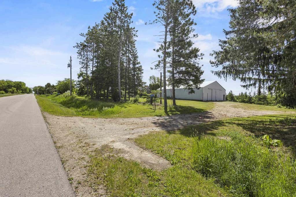 Photo of 8557 Liberty School ROAD, Omro, WI 54963 (MLS # 50327926)