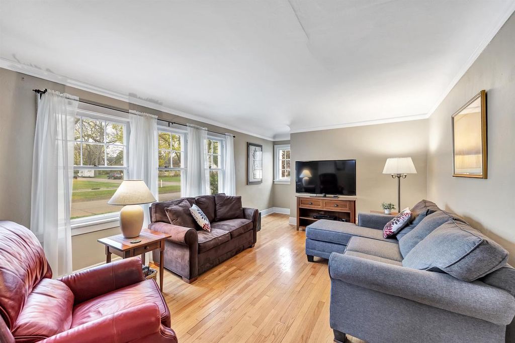 Photo of 801 Lawton PLACE, De Pere, WI 54115 (MLS # 50324625)