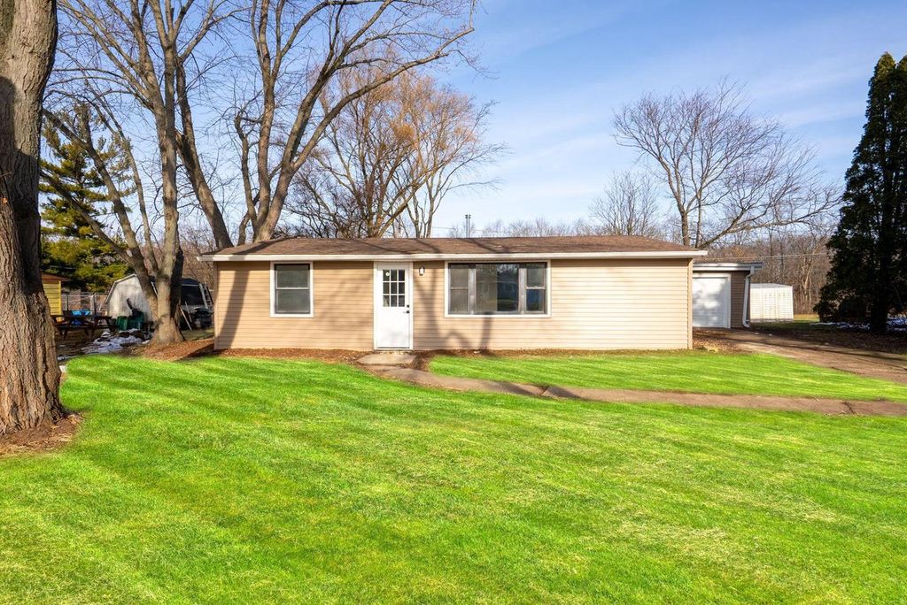 Photo of 10314 Root River DRIVE, Caledonia, WI 53108 (MLS # 1945939)