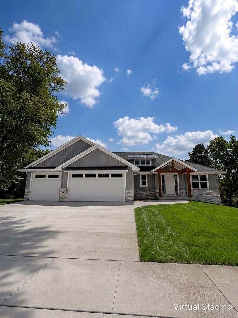 Photo of 2735 Hillsdale COURT, Green Bay, WI 54313 (MLS # 50329625)
