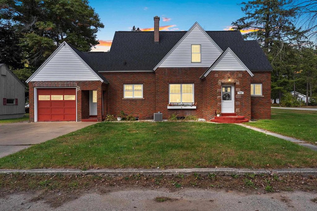 Photo of 702 Mira AVENUE, Crivitz, WI 54114 (MLS # 50323200)