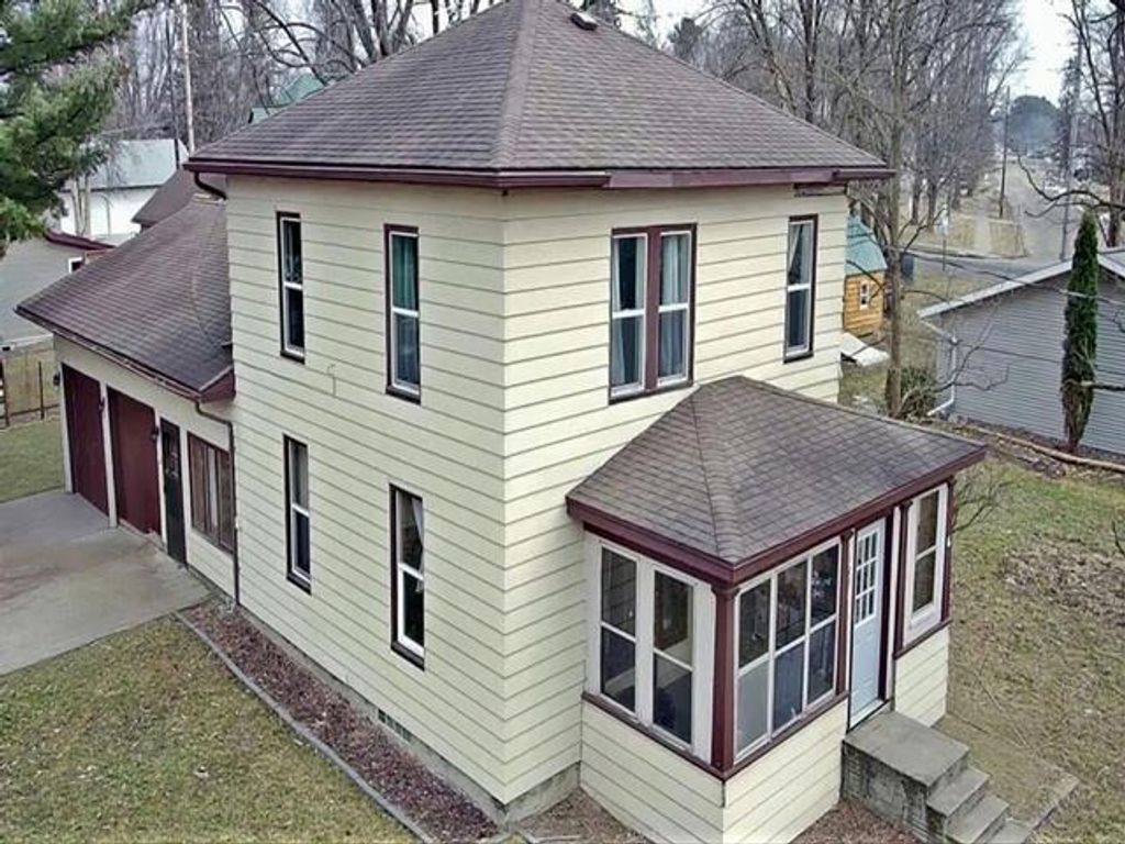 Photo of 109 W 15th STREET, Neillsville, WI 54456 (MLS # 22600880)