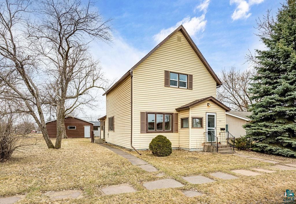 Photo of 1621 Elmira AVENUE, Superior, WI 54880 (MLS # 6124536)