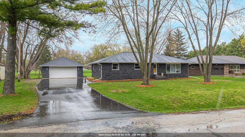 Photo of 1034 S Ridge LANE, Appleton, WI 54914 (MLS # 50324490)