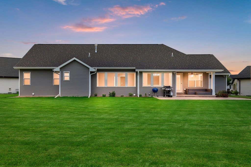 Photo of 2000 Dobby STREET, De Pere, WI 54115 (MLS # 50329134)