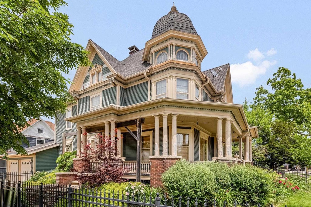 Photo of 307 N Ludington STREET, Columbus, WI 53925 (MLS # 2025889)