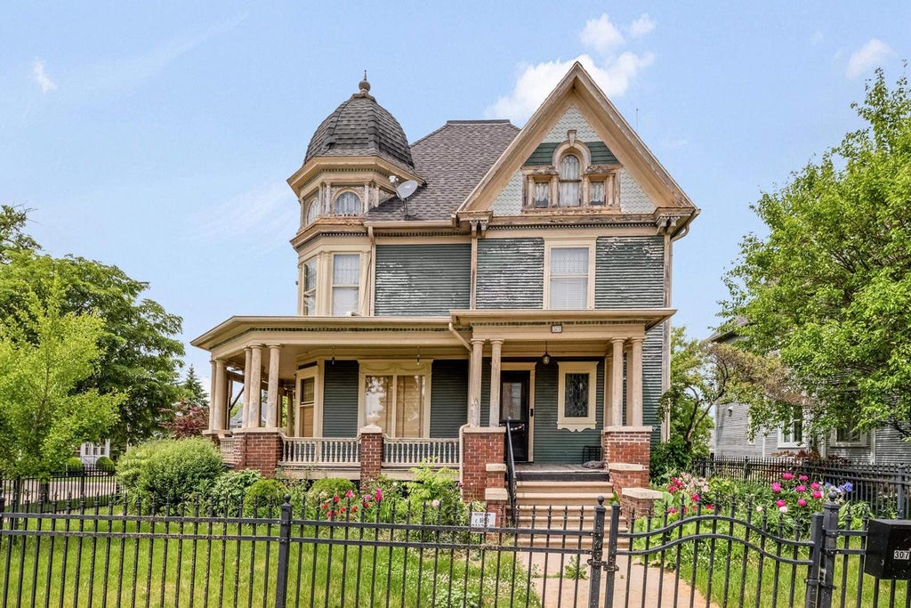 Photo of 307 N Ludington STREET, Columbus, WI 53925 (MLS # 2025889)
