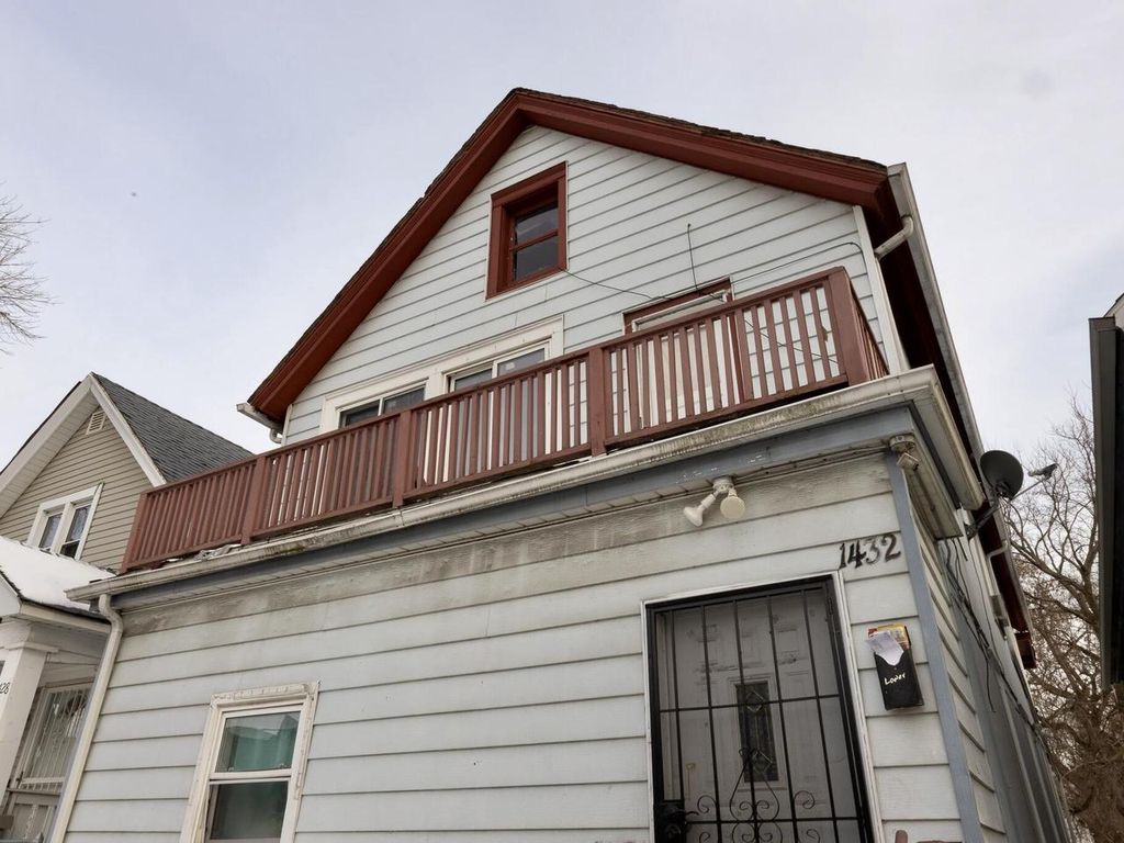 Photo of 1432 S Comstock AVENUE, Milwaukee, WI 53204 (MLS # 1948231)